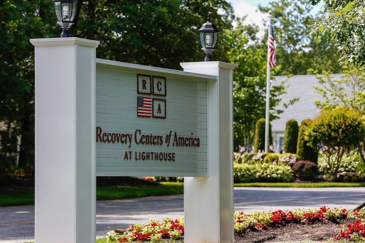 Recovery Centers of America at Lighthouse Reviews, Costs, Program ...