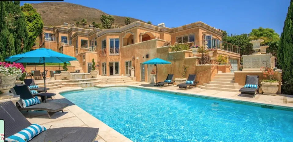 Seasons in Malibu - exterior views