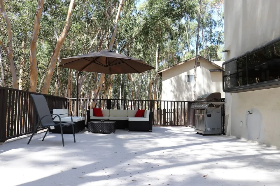 SoCal Empowered - exterior views