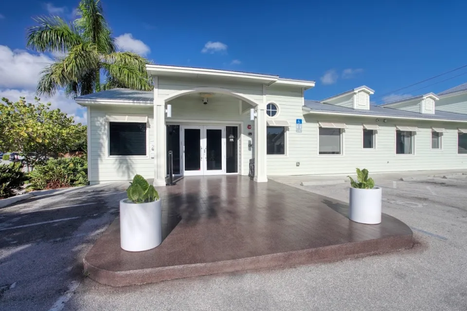 Sunrise Detox - Fort Lauderdale - exterior views