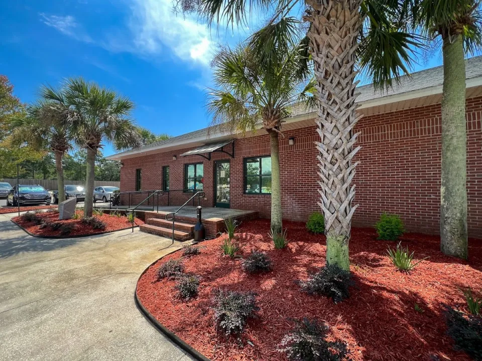 Twelve Oaks Treatment Center - exterior views
