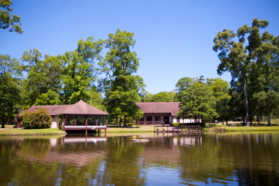 Woodlake Addiction Recovery Center - Ethel - exterior